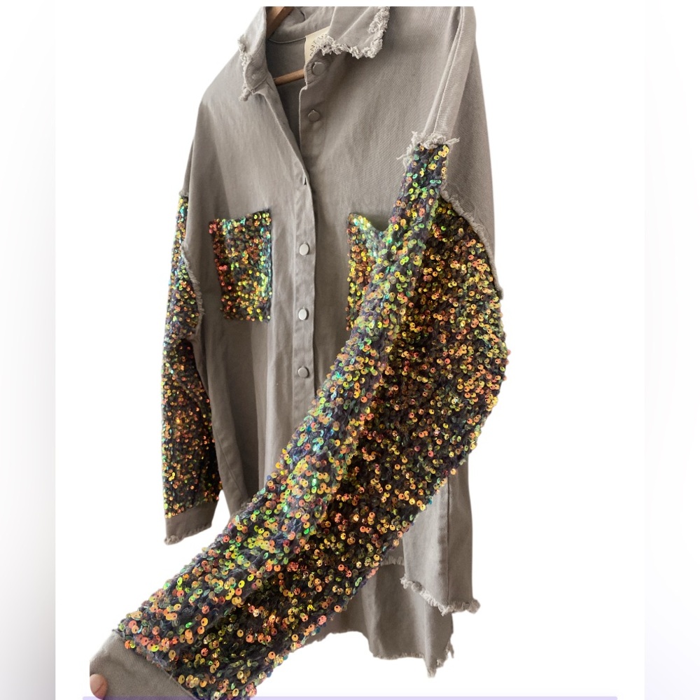 NWT Fantastic Fawn Light Grey Sequin Sleeve Shacket Oversized Jacket size S - Picture 11 of 16